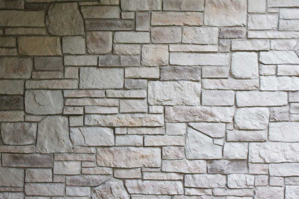 cobblefield-style stone veneer wall